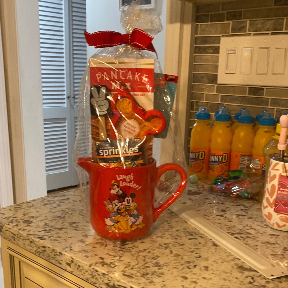 Disney Mickey Mouse Red Gift Set